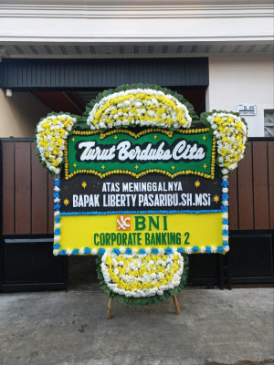 Papan Bunga Duka di Simpang Kramat
