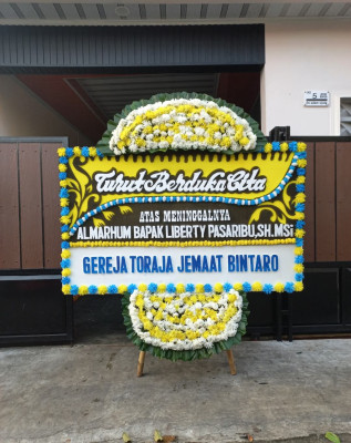 Papan Bunga Duka di Simpang Kramat