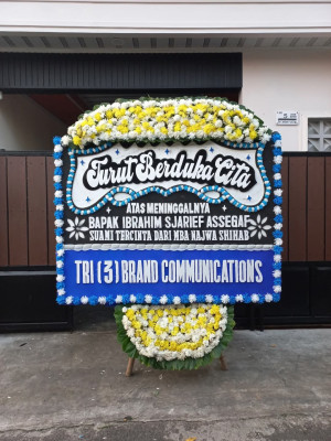 Papan Bunga Duka di Simpang Kramat